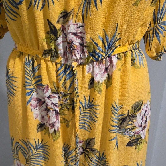 Haute Monde Yellow Floral Jumpsuit with Wide-Leg Design - Picture 4 of 8